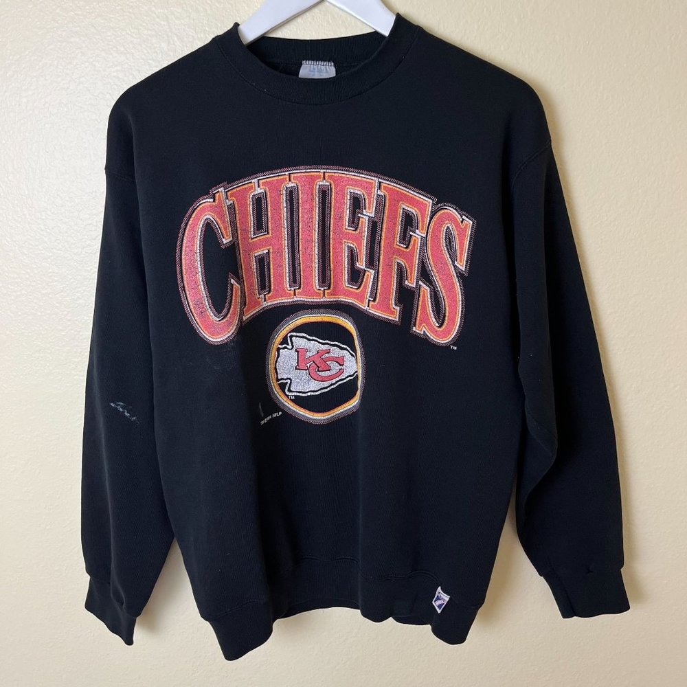 LOGO 7 Chiefs Black Sweatshirt with Red and Yellow Logo